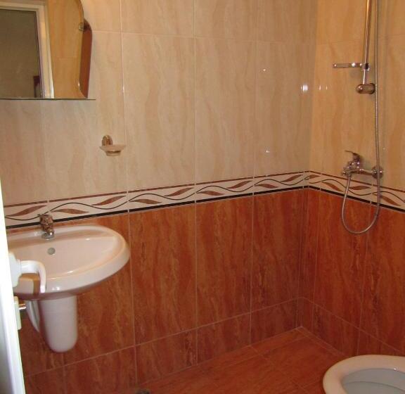 חדר סטנדרט לשלושה עם מרפסת, Lilia Guest House