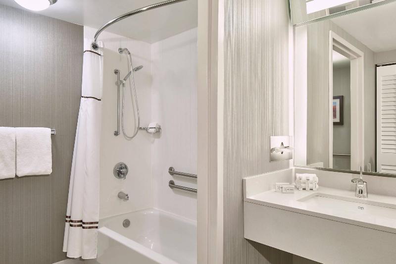 스탠다드 룸 킹사이즈 침대, Courtyard Portland Downtown/convention Center