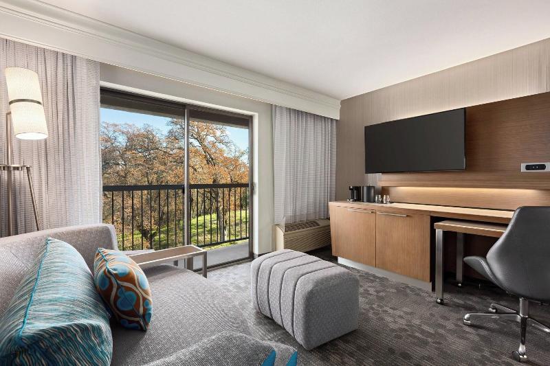 스탠다드 룸 킹사이즈 침대, Courtyard By Marriott Roseville