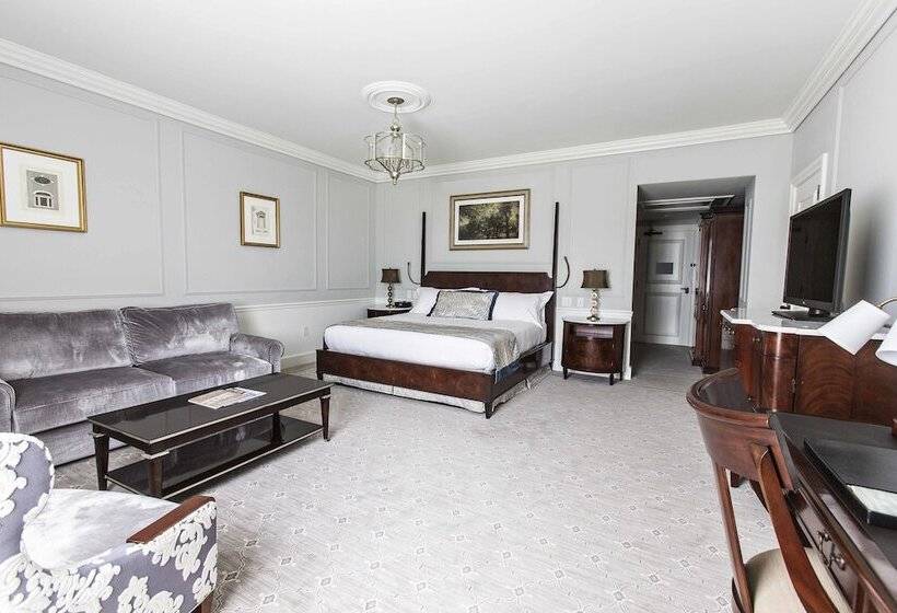 سوییت جونیور, The Charleston Place