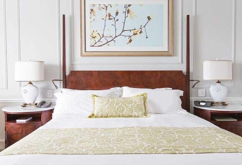 اتاق کلاب, The Charleston Place