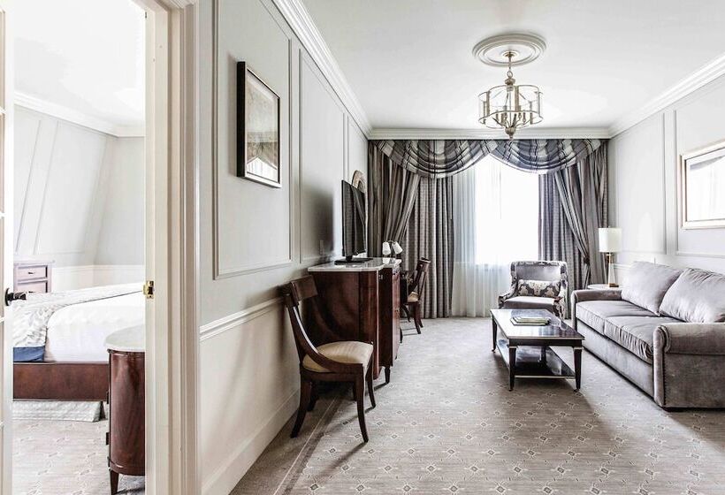سوییت, The Charleston Place