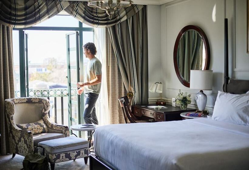 اتاق پریمیوم با بالکن, The Charleston Place