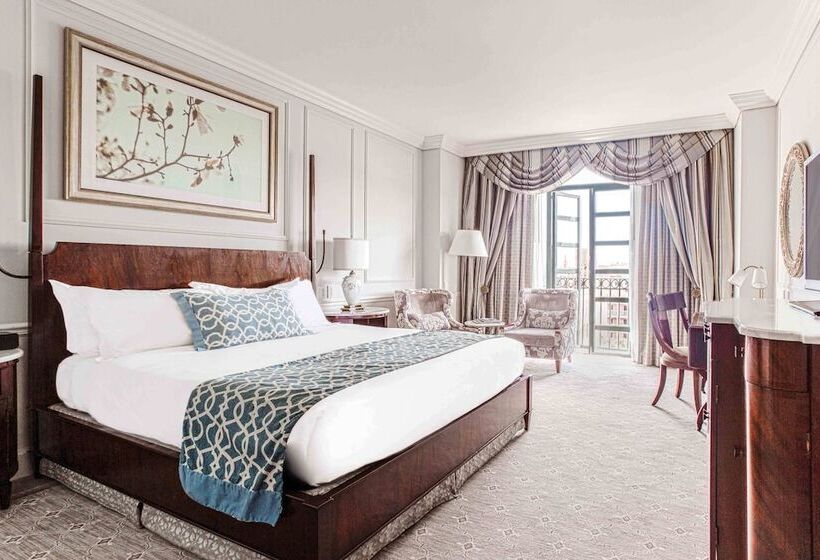 اتاق پریمیوم با بالکن, The Charleston Place