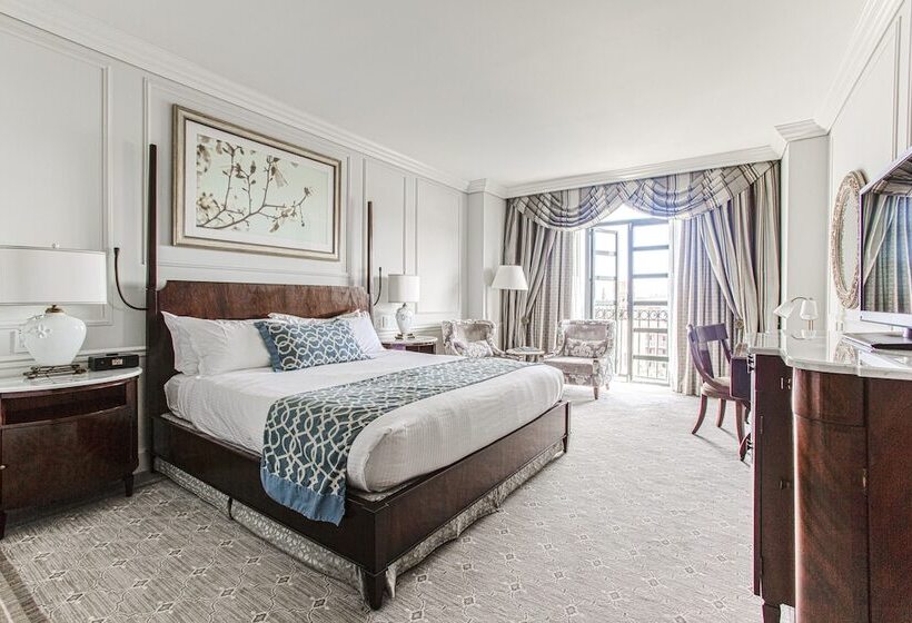 اتاق پریمیوم با بالکن, The Charleston Place