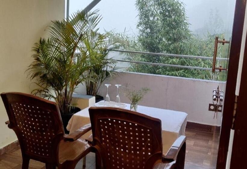 标准间带山景, Kollanoor Guest House