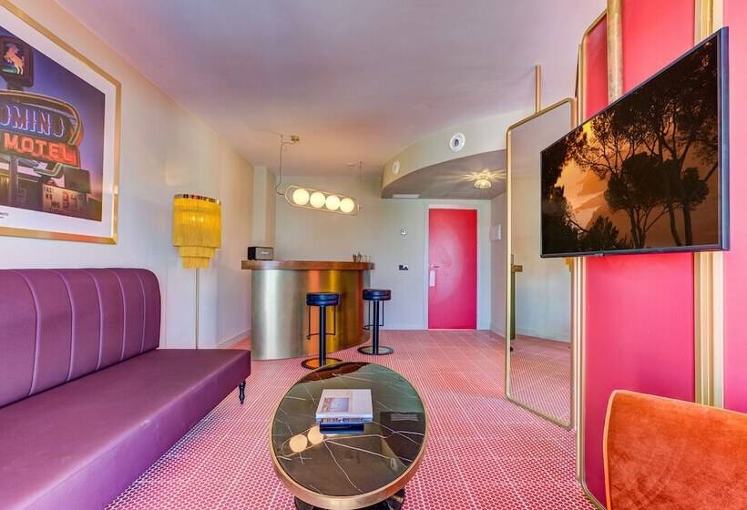 جناح, Romeos Ibiza  Adults Only