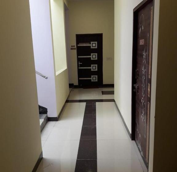 اتاق لوکس یک تخته, Yog Bhawan