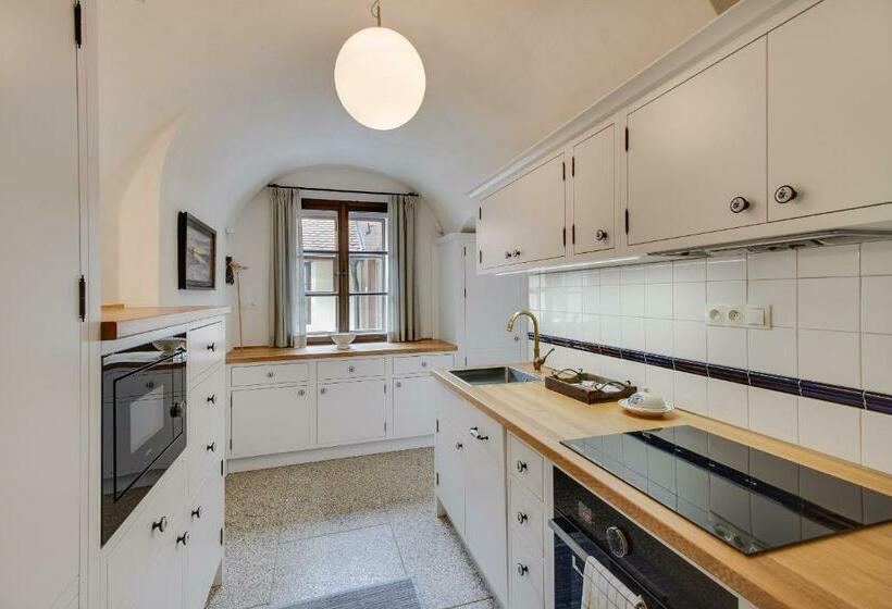 ３ベッドルームハウス, Apartmány šupina