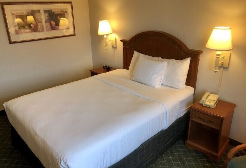 استودیوی لوکس, Baymont Inn & Suites By Wyndham
