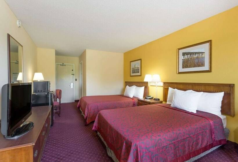 Номер Стандарт 2 Двуспальные Кровати, Days Inn By Wyndham Tappahannock