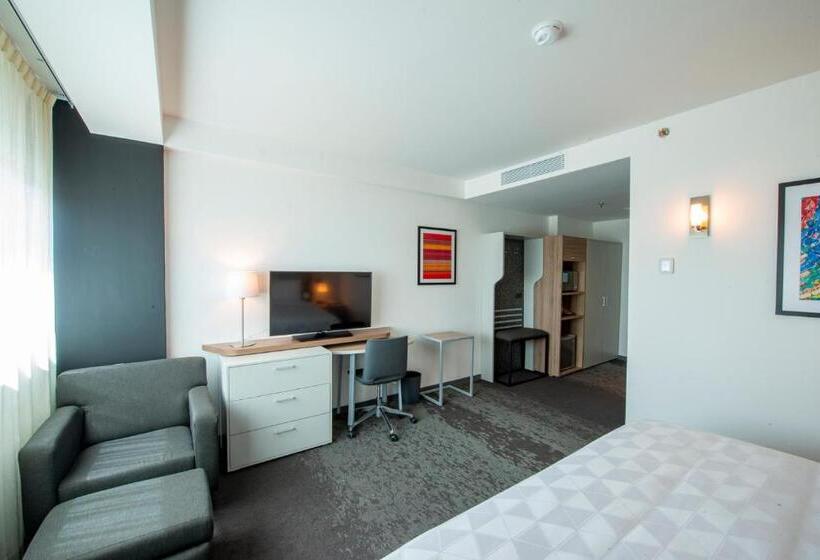 适合残疾人士使用的带超级大床的标准间, Holiday Inn & Suites   Merida La Isla, An Ihg