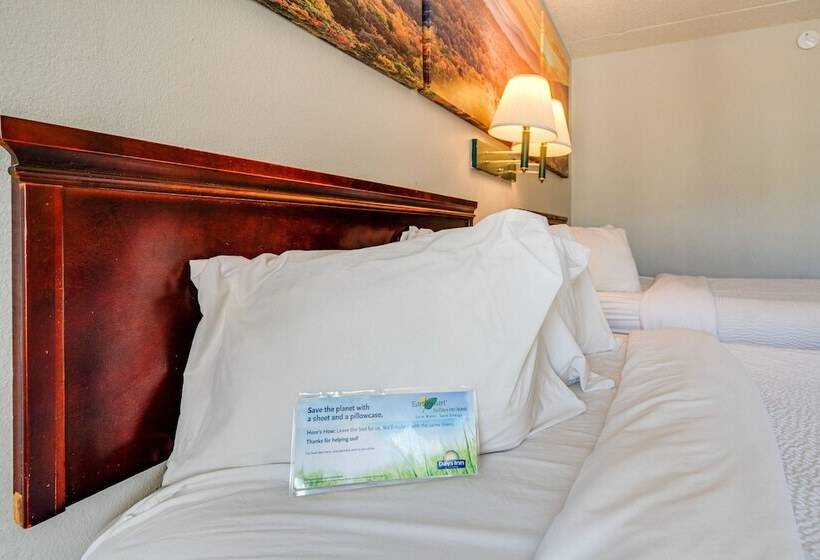 غرفه قياسيه سريرين مزدوجين, Days Inn By Wyndham Nashville Saint Thomas West Hospital