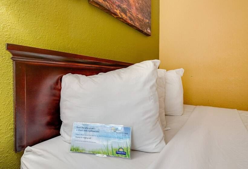 غرفه قياسيه سريرين مزدوجين, Days Inn By Wyndham Nashville Saint Thomas West Hospital