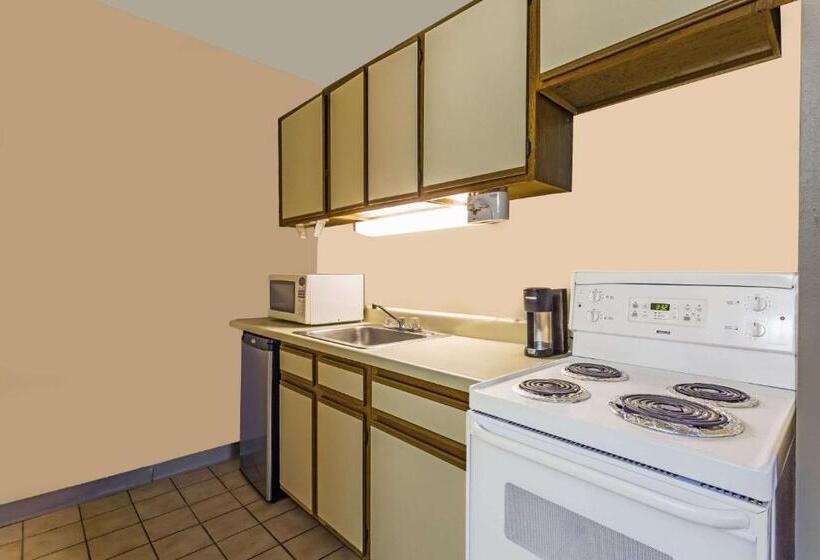اتاق استاندارد با 2 تخت دوبل, Days Inn By Wyndham Virginia Beach At The Beach