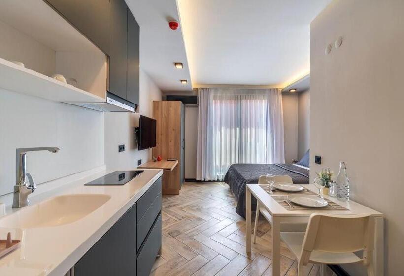 استودیوی استاندارد, Meyde Boutique Suites