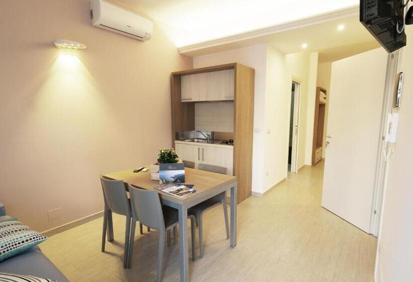 Четырехместный Номер Стандарт с Балконом, Casa Dante Bed&breakfast