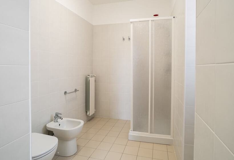 اتاق کلاسیک چهارنفره, Minerva Monks Inn