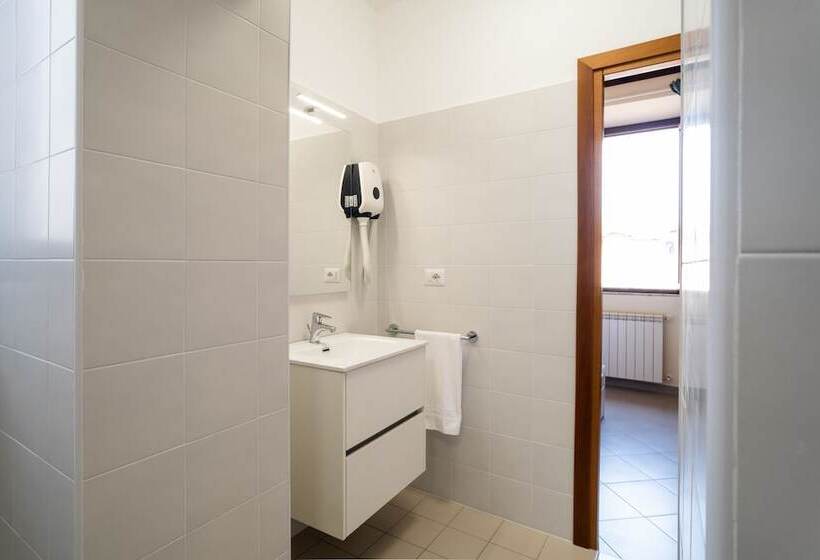 اتاق کلاسیک چهارنفره, Minerva Monks Inn