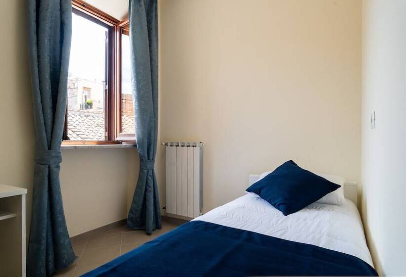 اتاق کلاسیک چهارنفره, Minerva Monks Inn