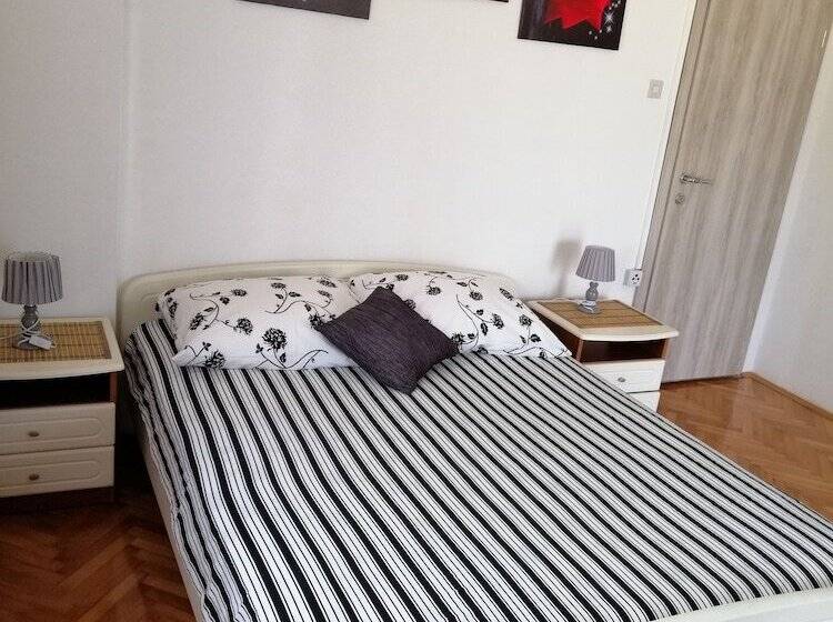 Deluxe Zimmer, Viktor Rooms And Apartments