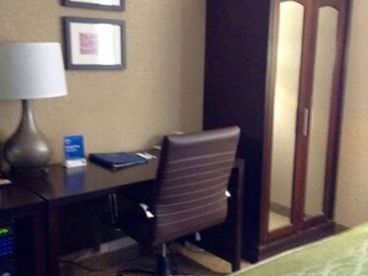 اتاق استاندارد با 2 تخت دوبل, Comfort Inn & Suites Evansville Airport