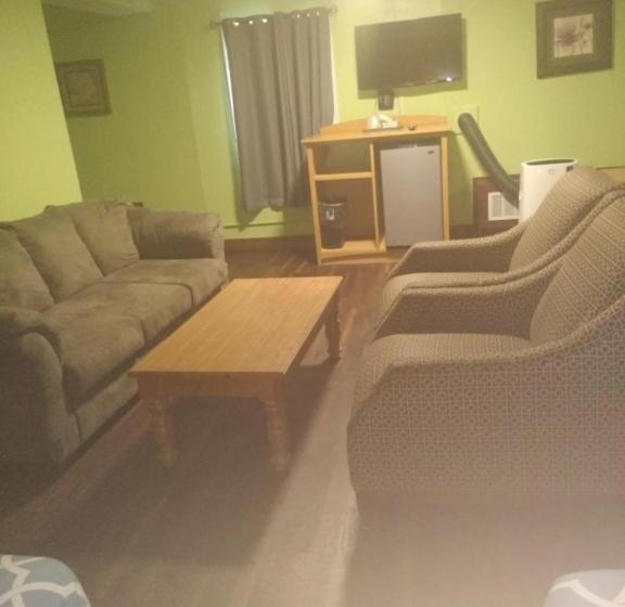 סוויטת ג'וניור, Econo Inn Anchorage