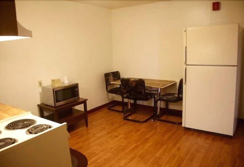 סוויטה דלוקס, Econo Inn Anchorage
