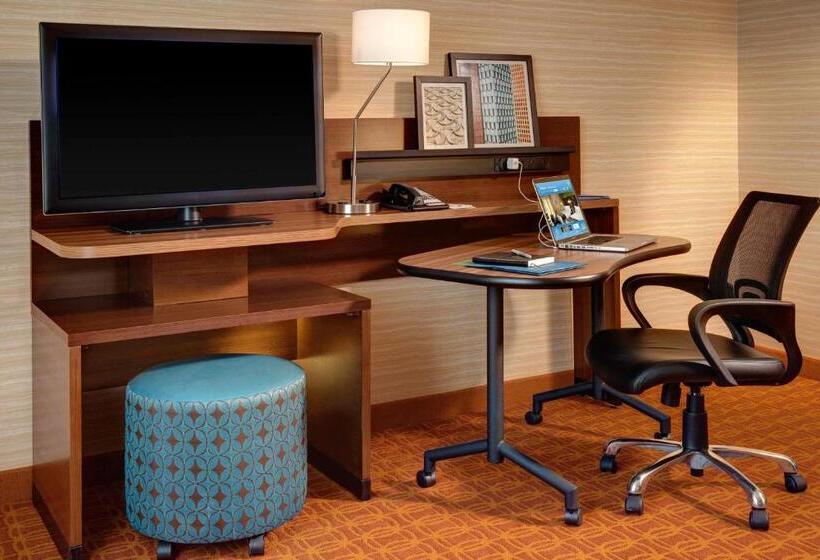 Люкс Кровать Кинг, Fairfield Inn & Suites Lincoln Crete