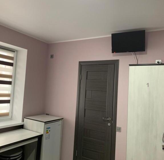 اتاق خانوادگی, Guest House Max