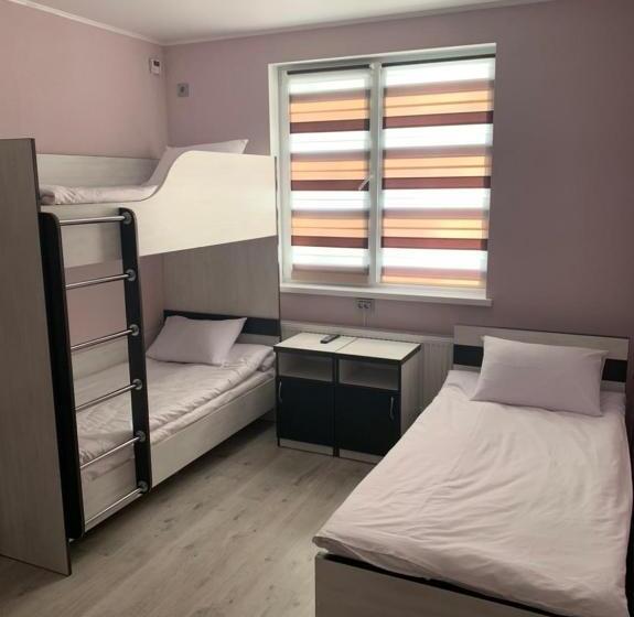 اتاق استاندارد سه نفره, Guest House Max