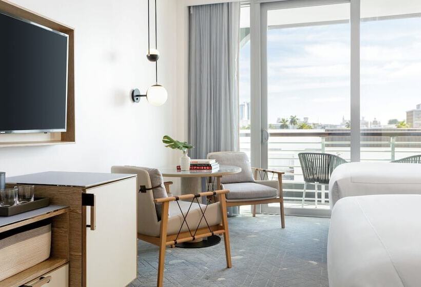 Номер Премиум Вид на Город, Kimpton   Hotel Palomar South Beach, An Ihg