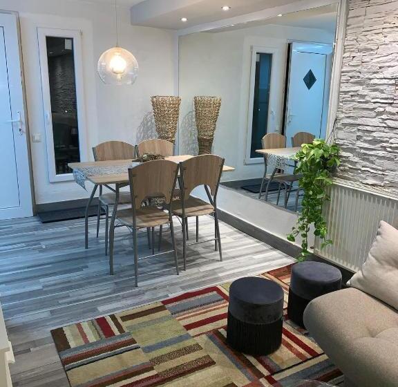 침실 1개 디럭스 아파트, Airport16 Bed And Breakfast