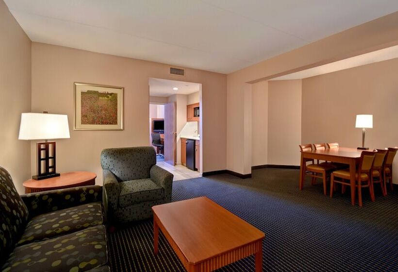 سوییت, Embassy Suites By Hilton Lexington/uk Coldstream