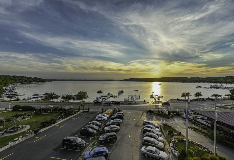 Номер Стандарт Вид на Озеро, Harbor Shores On Lake Geneva