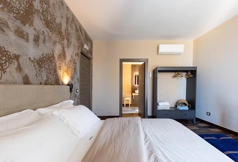 Номер Deluxe Вид на Море с Балконом, Bnb Sant Alfonso