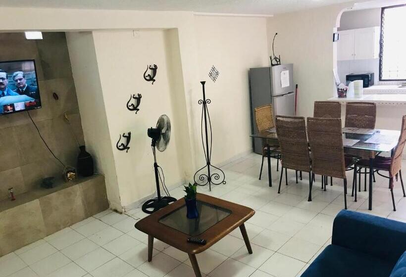 Standard Kolmen Hengen Huone, Casa Bugambilias Cancun   Hostel