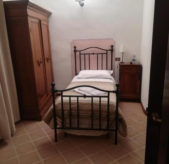 اتاق استاندارد یک نفره, Foresteria Poggio Bonelli