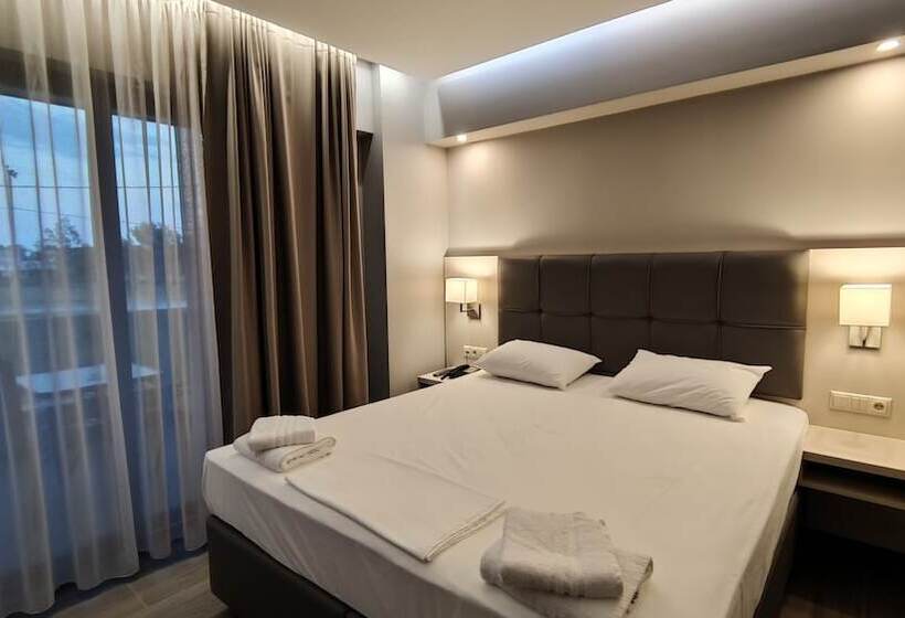 اتاق لوکس, Peloton Inn