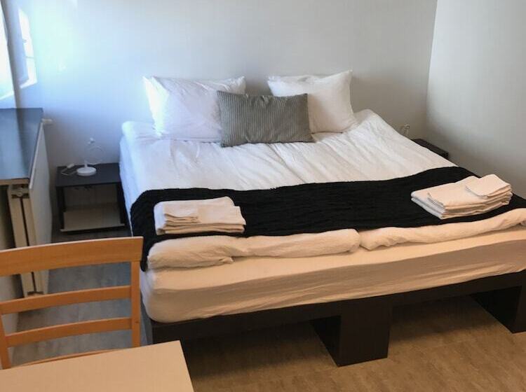Standard Room, Rek Inn