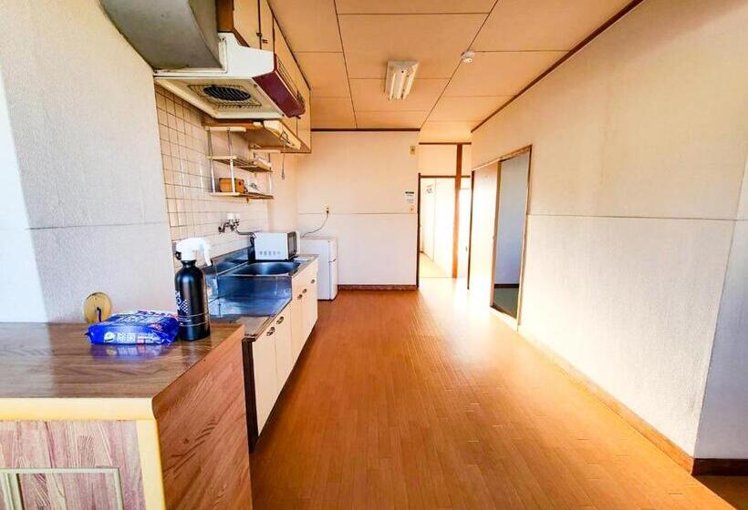 اتاق خانوادگی, Weekly Hotel Kokura