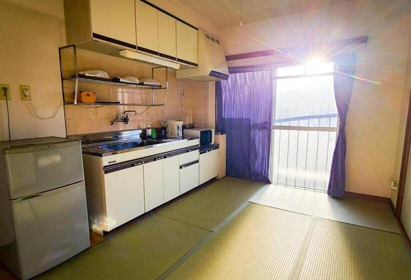 اتاق استاندارد چهار تخته, Weekly Hotel Kokura