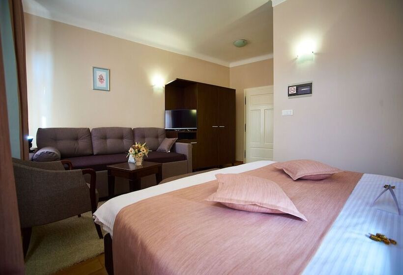 غرفة كومفورت, Sobe Bernarda