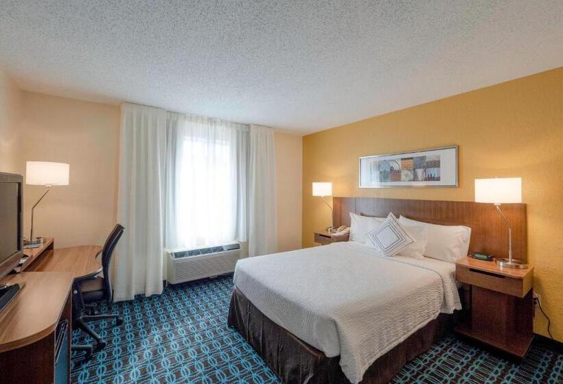 장애인을 위한 킹사이즈 침대 스탠다드 룸, Fairfield Inn & Suites By Marriott Cleveland Streetsboro