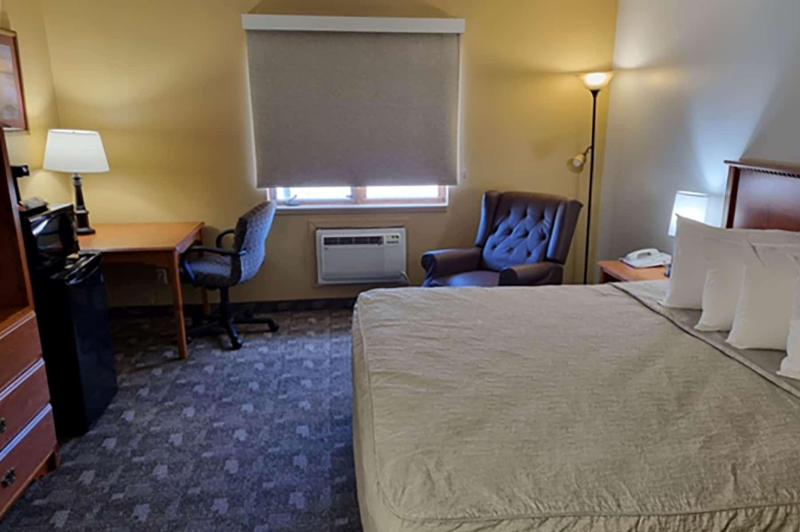 Номер Deluxe Кровать Кинг, Governors Inn A Travelodge By Wyndham