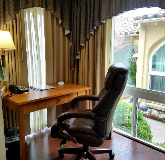 Номер Deluxe, Los Gatos Garden Inn