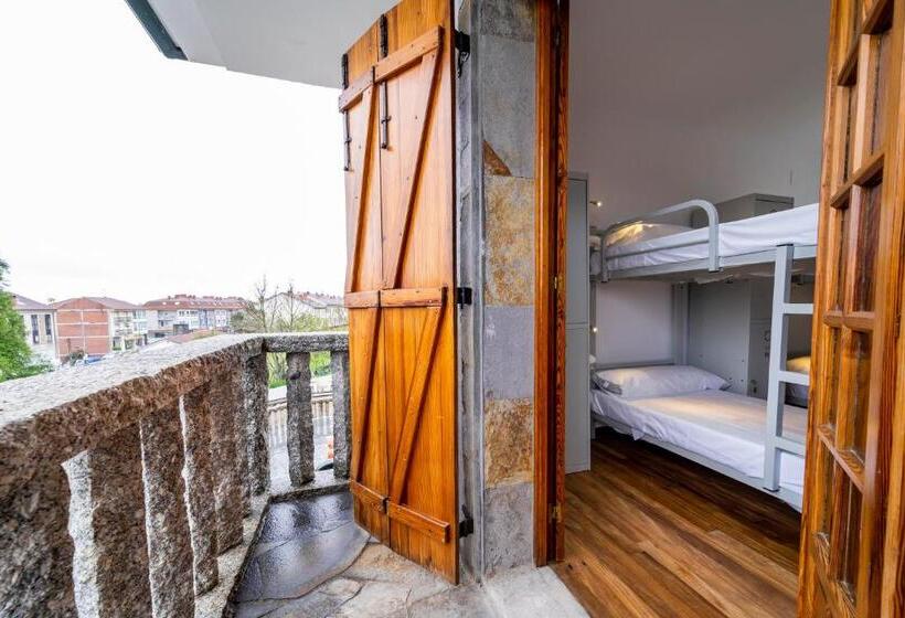 발코니가 있는 4인용 스탠다드 룸, Albergue Mirador De Pedrouzo
