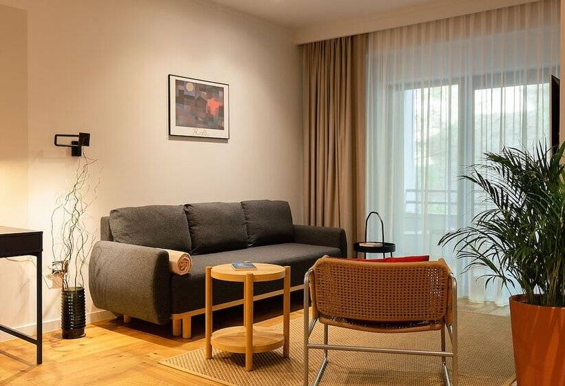 דירת חדר דלוקס, Atlas Apart