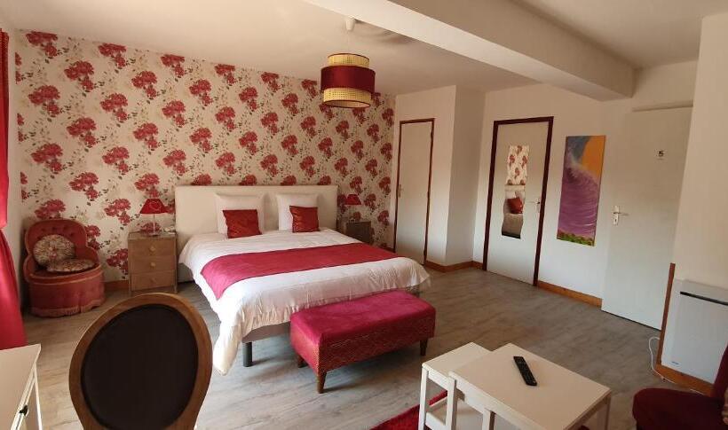 Стандартный Номер Кровать Кинг, Le Relais De La Comté