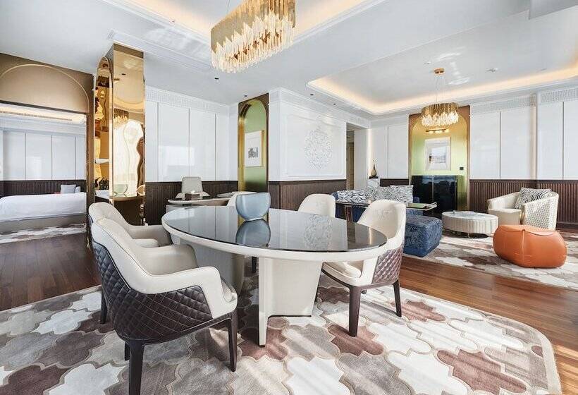 سوئیت اجرایی با تخت کینگ, Jin Bei Palace